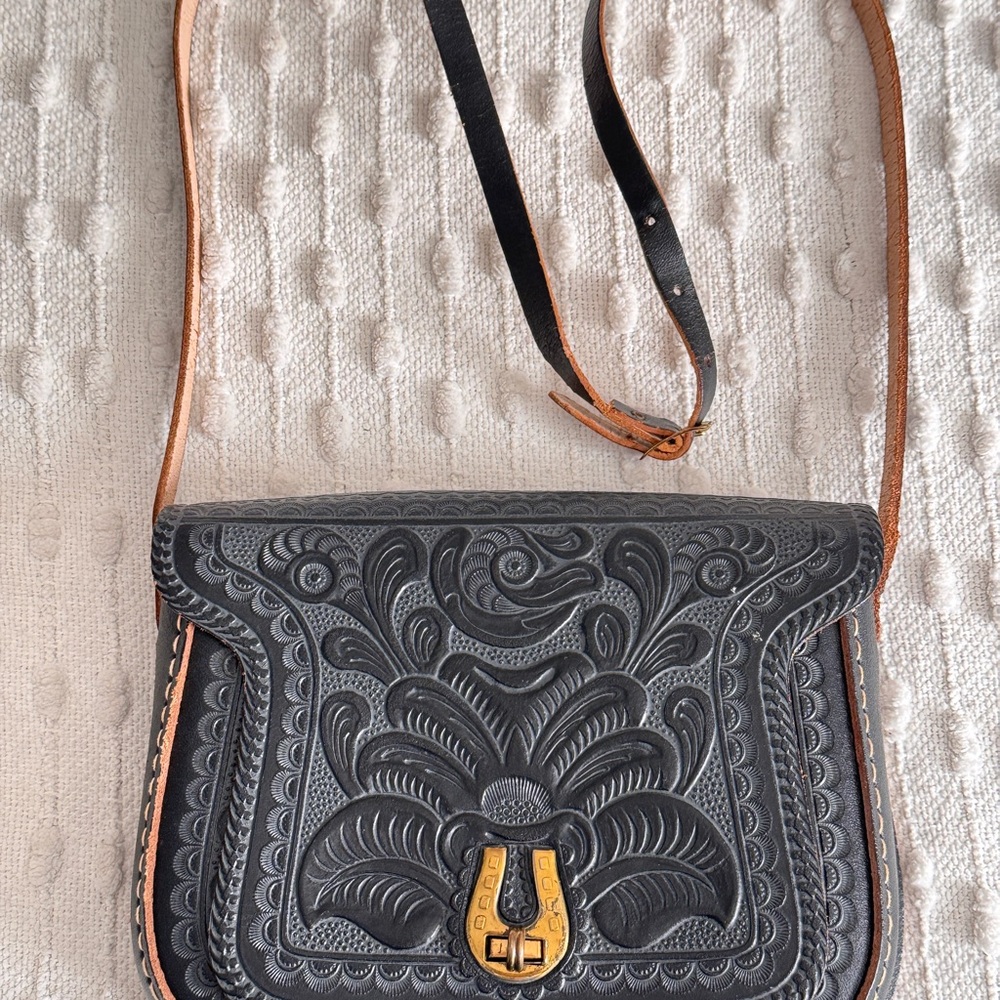 Vintage Hand-Tooled Black Leather Crossbody Bag purse Gold horseshoe Accent clap